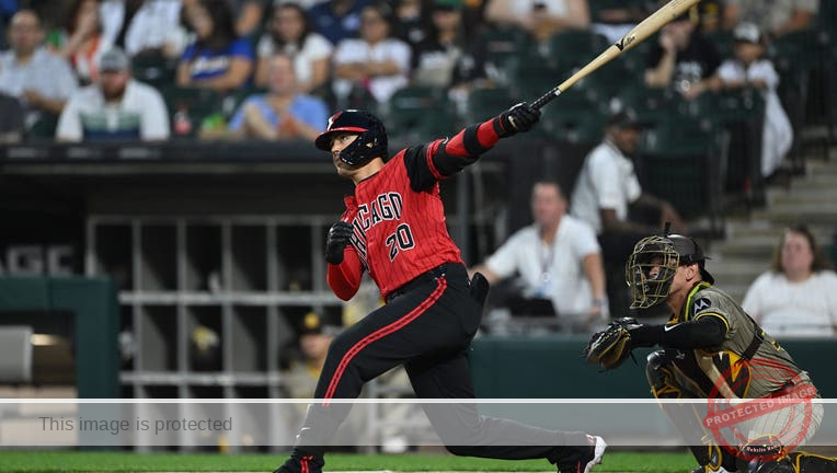 Vargas hits 2-run HR, Martin pitches 6 innings as White Sox beat Padres 4-3 to end 6-game skid