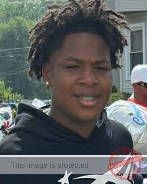 Teen Killed, 8 Others Hurt in Deadly “Teen Takeover” Shootings Near Chicago Tree Lighting