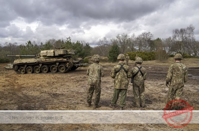 UK to Introduce Voluntary Military Gap Year Scheme for School & College Leavers Before Next General Election