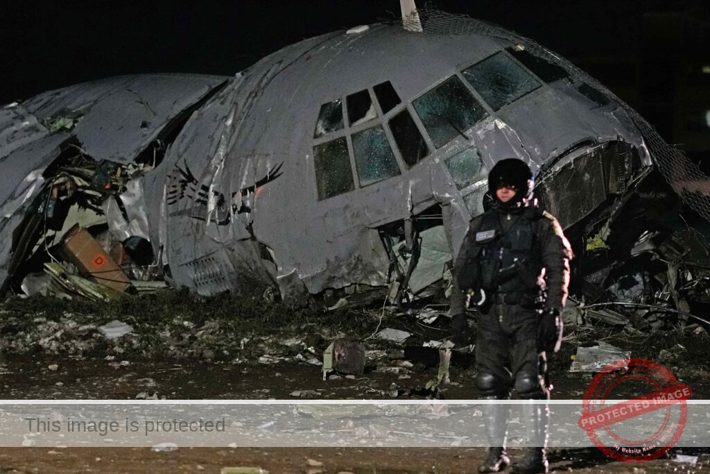 Cargo Plane Transporting Cash Crashes in Bolivia, Leaving 15 Dead