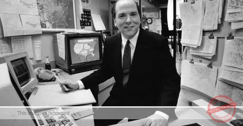 Today in Chicago History: Tom Skilling signs on as meteorologist at WGN-TV