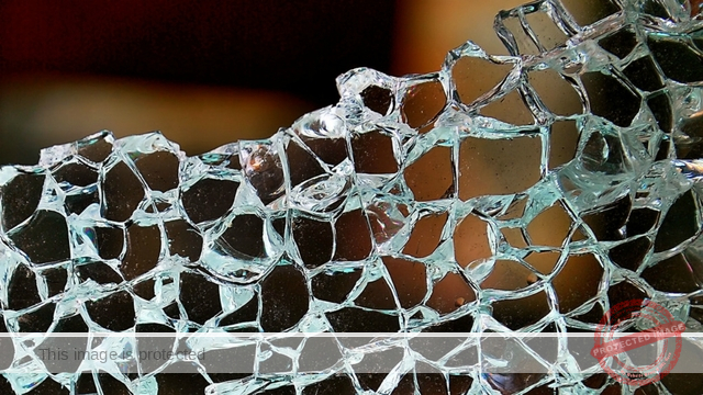 Chicago burglaries: 2 North Side businesses robbed minutes apart