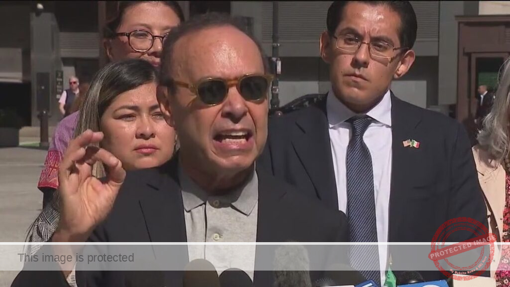 Chicago’s Mexican Independence Day festivities clouded by ICE, Guard concerns