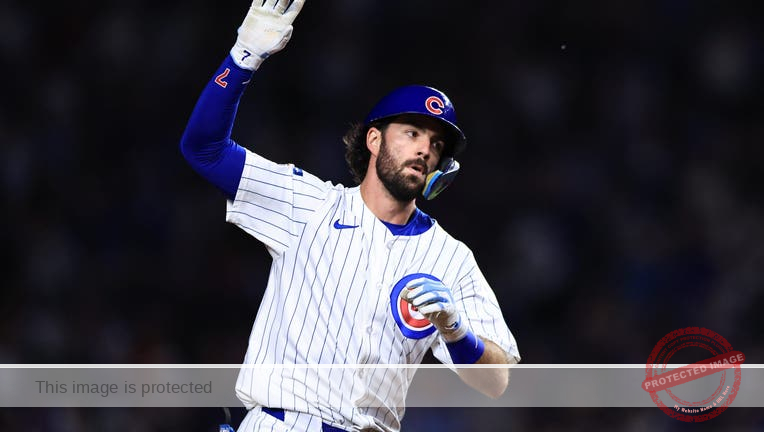 Lindor homers to join 30-30 club as Mets beat Cubs 8-5 to remain in playoff position