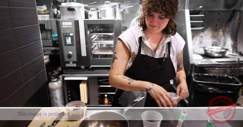 On the clock: A day in the life of two Chicago line cooks