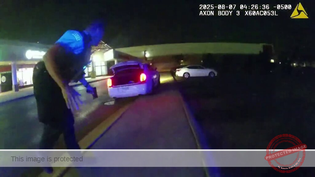 Videos show Chicago police shooting, chase after GameStop smash-and-grab