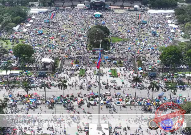Hundreds of Thousands Rally in Manila Over Philippines Flood-Control Corruption Scandal