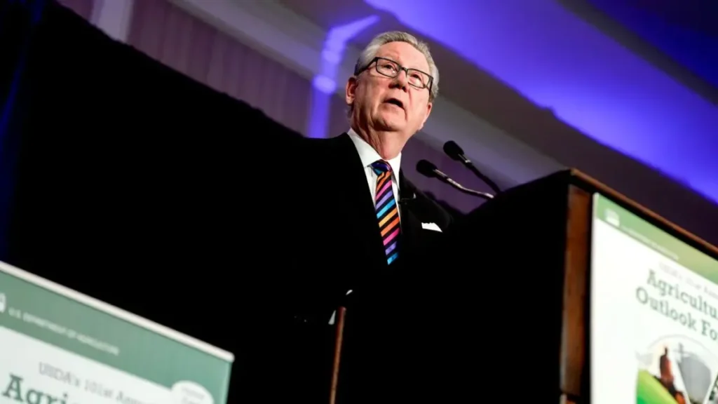 Kansas City Fed Head Addresses Rate Cut Dissent