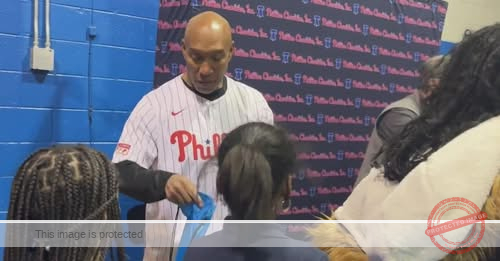 Christmas comes early for kids at South Philadelphia PAL center: “I love it every time I come here”