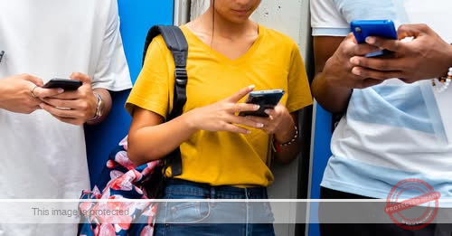 Pennsylvania Senate Education Committee votes to advance bill making schools phone free